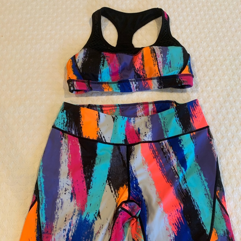 Zella cropped workout pants and sports bra; Med.